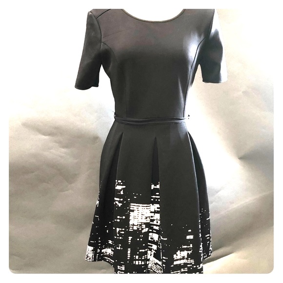 Elie Tahari Abstract Cityscape Dress - Picture 1 of 4